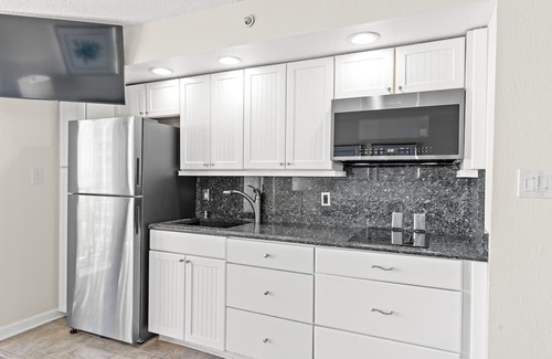 Briarcliffe Acres Condo | 1 King BR Oceanfront Resort,Prime location in North Myrtle Beach