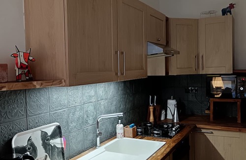 Nimes City Centre Apartment | In the heart of history, with an almost Roman spa for relaxation.