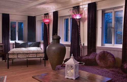 Grossschoenau Apartment | Log rooms in a weaver's house