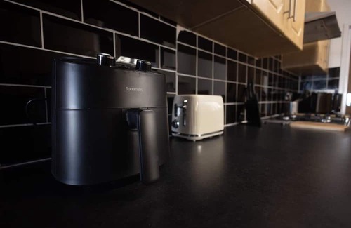 Southampton House | Spacious 4 Bed with Free Parking