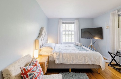 Rochester House | 3-bedroom house in peaceful Brighton-Rochester with WiFi, AC. Enjoy your stay