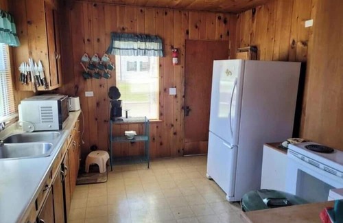 Eagle Harbor Cottage | Harbor Haven Cabin Steps from Eagle Harbor Beach