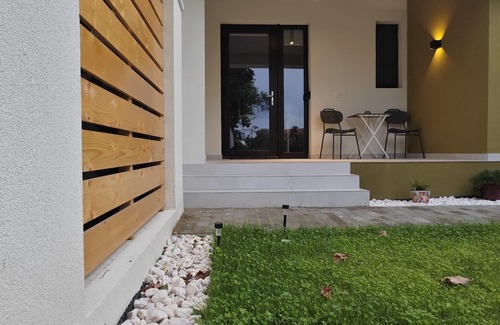 Timisoara House | Gili Meno Walk to Amazonia Aquapark