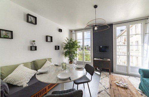 Bourges Apartment | Le Vintage ~ Parking ~ Autonomous Arrival