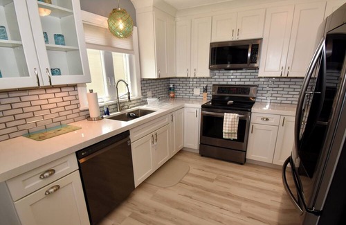 Weekapaug House | Cove Neighborhood | 4 Bedroom Updated Home | Minutes from Beach Access | Hot tub!