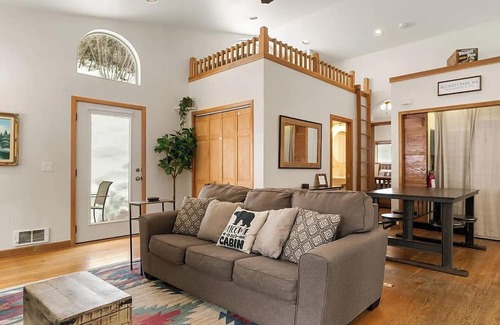 Peshastin Cabin | Charming Blewett Cabin - just minutes to Leavenworth