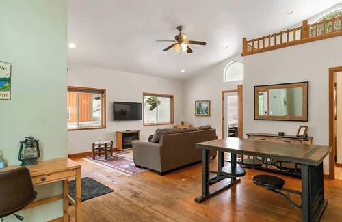 Peshastin Cabin | Charming Blewett Cabin - just minutes to Leavenworth