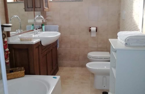 Burago di Molgora Apartment | Apartment 'Rosy' with Private Terrace, Wi-Fi and Air Conditioning