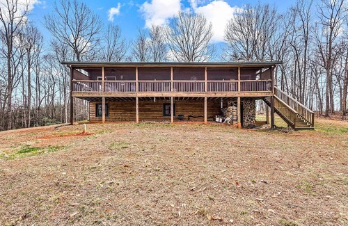 Oakpark Cabin | Breathe deep, stay cozy — spacious log cabin living on 30 acres in Aroda, VA