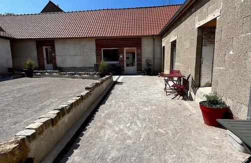 La Madelaine-sous-Montreuil Apartment | Gîte Abel, sleeps 4