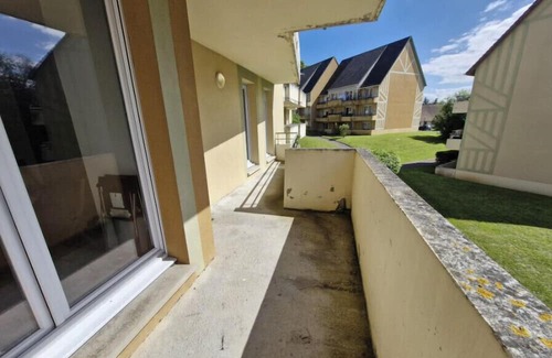 Touques Apartment | Pretty flat with swimming pool in Touques