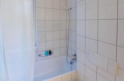Seebach Apartment | Basic 3BR Flat with Balcony in Zurich
