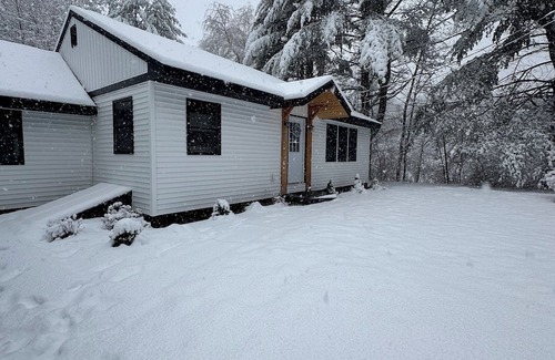 Gloversville House | Adirondack Getaway-2 Bed 1BR w/bonus room-Located at the foot of the Adirondacks