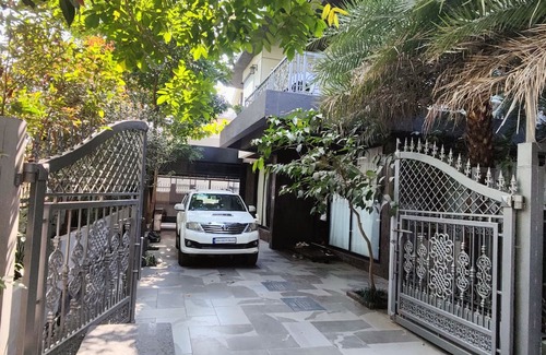 Kune N.m. Villa | Pine Estate, Lonavala by Ebony Stays – 4BHK Villa with Pool & Mountain Views