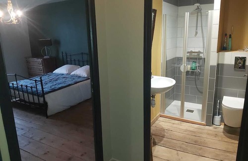 Monthureux-sur-Saone Bed & Breakfast | Chambre d'hôtes des Marchands in an old village hotel dating from 1934