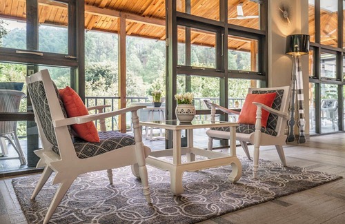 Bhimtal Villa | Luxury 4BHK Bhimtal Retreat with Valley Views & Elegant Interiors