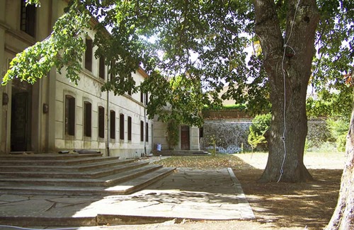 Montolieu Bed & Breakfast | Manor house of the former cloth factory