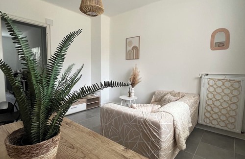 Toulon Apartment | T3 3min walk from TGV station - Cosy - Bright - Functional - Parking spaces
