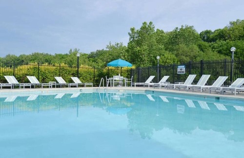 Indianapolis Apartment | Barsala l 2BD w/Fast Wi-Fi + Pool & Gym Access