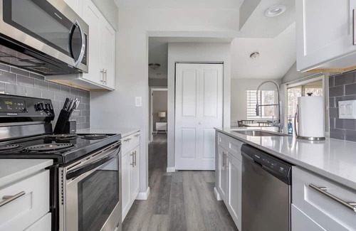 Indianapolis Apartment | Barsala l 2BD w/Fast Wi-Fi + Pool & Gym Access