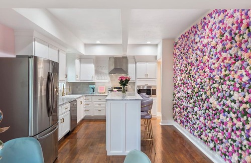 Midtown House | NEW The Wild Rose - Cozy and Bright IG Worthy