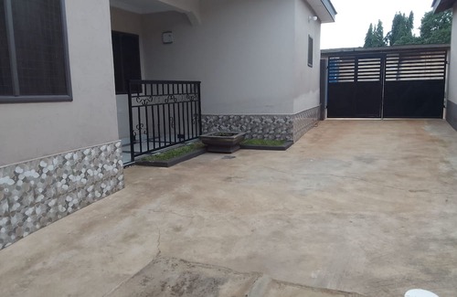 Sunyani Apartment | MVH Apartment in Sunyani with free WiFi, AC and fully furnished kitchen.