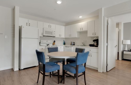 Far North Central Apartment | Simplicity At the Rim 1208 I Comfy 2 Bed 2Bath