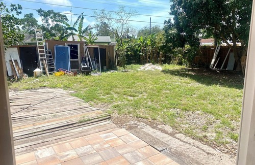 St. Petersburg - Clearwater House | Extra Large Master Bedroom in lovely St. Petersburg with AC, WiFi