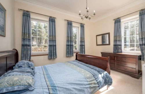 Farr Apartment | Apartment in large country house 3 miles from Inverness.