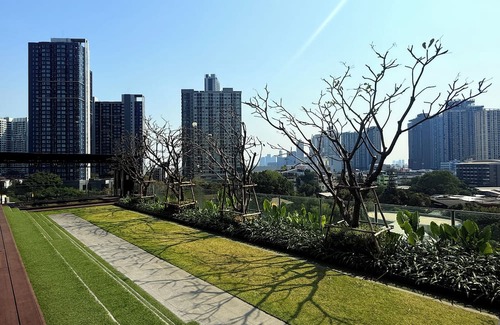 Phra Khanong Nuea Apartment | Modern 1BR Condo Pool, Gym Prime Sukhumvit 77 with AC, WiFi