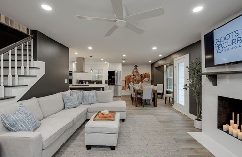 Coronado Hills House | Boots and Bourbon Bungalow-Spacious 5-bedroom home in Austin with sauna & pool