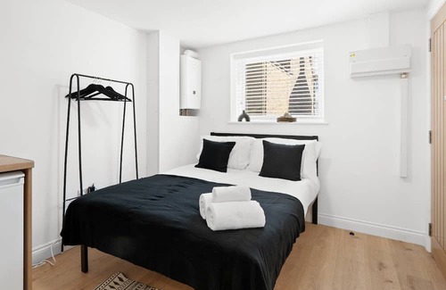 Woodside Apartment | Studio - Norwood Junction - B1