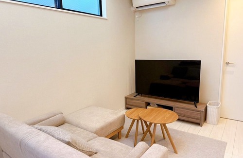 Ikebukuro House | Ikebukuro 2 min/Shinjuku 11 min/Shibuya 18 min/Max 8 people/3 bed rooms/Parking/High speed Wi-fi/Multilingual
