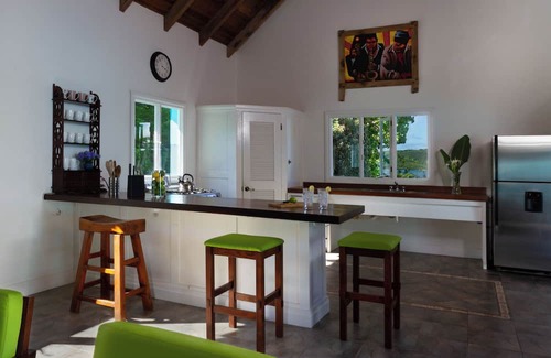 Mamora Bay House | The Blue House - 1 minute walk to the water front