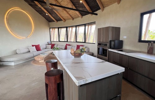 Matapalo Villa | Moon Shape Villa with 360-degree Mountain Views