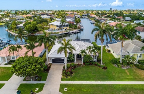 Marco Island House | Gorgeous three-bedroom + Den 2 bathroom home on the water.
