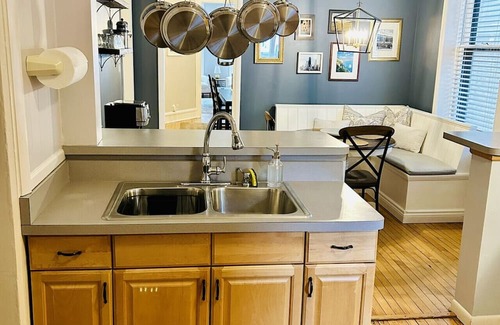 Lakeview Apartment | Mid-Century Modern 2 BD APT | Walk to Wrigley
