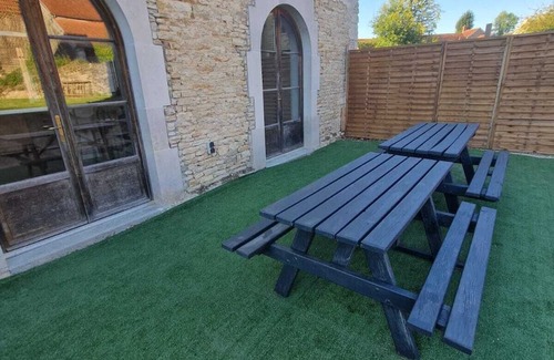Molesme House | Maison de groupe en Bourgogne : L'Antre Amis - spacieuse pour famille et amis