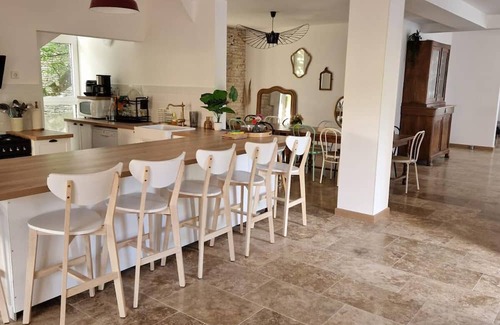 Molesme House | Maison de groupe en Bourgogne : L'Antre Amis - spacieuse pour famille et amis