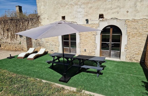 Molesme House | Maison de groupe en Bourgogne : L'Antre Amis - spacieuse pour famille et amis