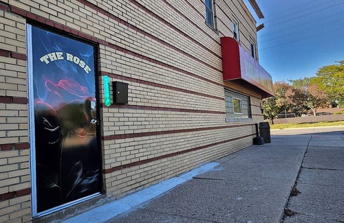 Detroit Apartment | Apartment: The Rose On 8 Mile Rd.