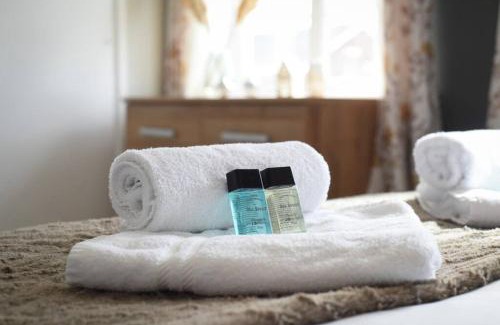 Alverstoke House | Spacious Family Home Sleeps 6