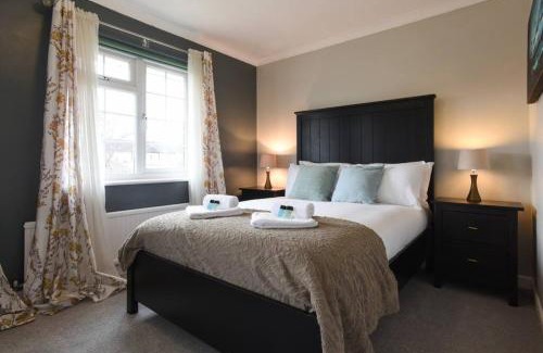 Alverstoke House | Spacious Family Home Sleeps 6