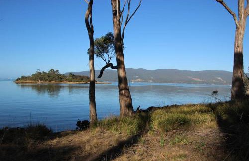 Apollo Bay House | Bruny Island, Secluded Waterfront on 5 acres