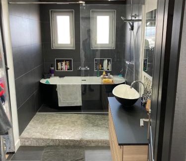 Bel Air - Le Golf - Cote Chaude House | Chambre privée dans villa
