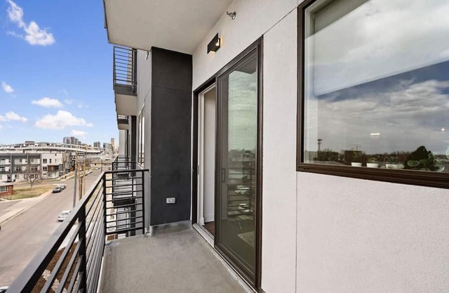 Modern Sloans Lake Apt