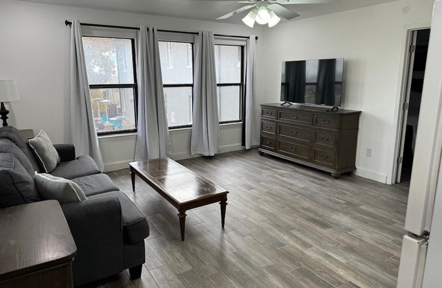4 blocks from Historic Downtown Lampasas