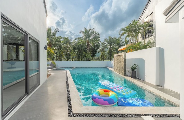 Golfside 5BRVilla with Private Pool V192