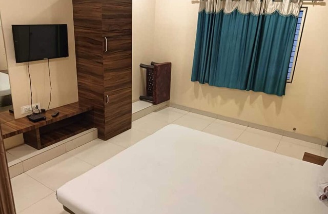 Pushkaraj Lodging