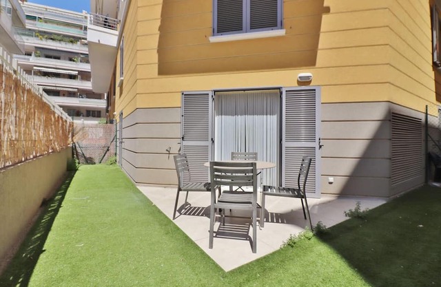 Beau 2 pièces Niçois avec terrasse ensoleillée